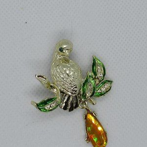 One eyed vintage partridge in a pear tree broach unmarked beautiful condition…